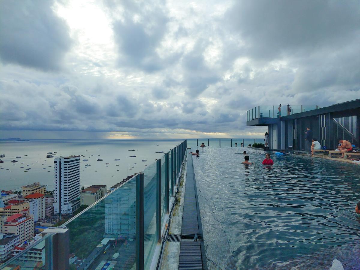 The Base Pattaya 芭提雅基地公寓 Extérieur photo