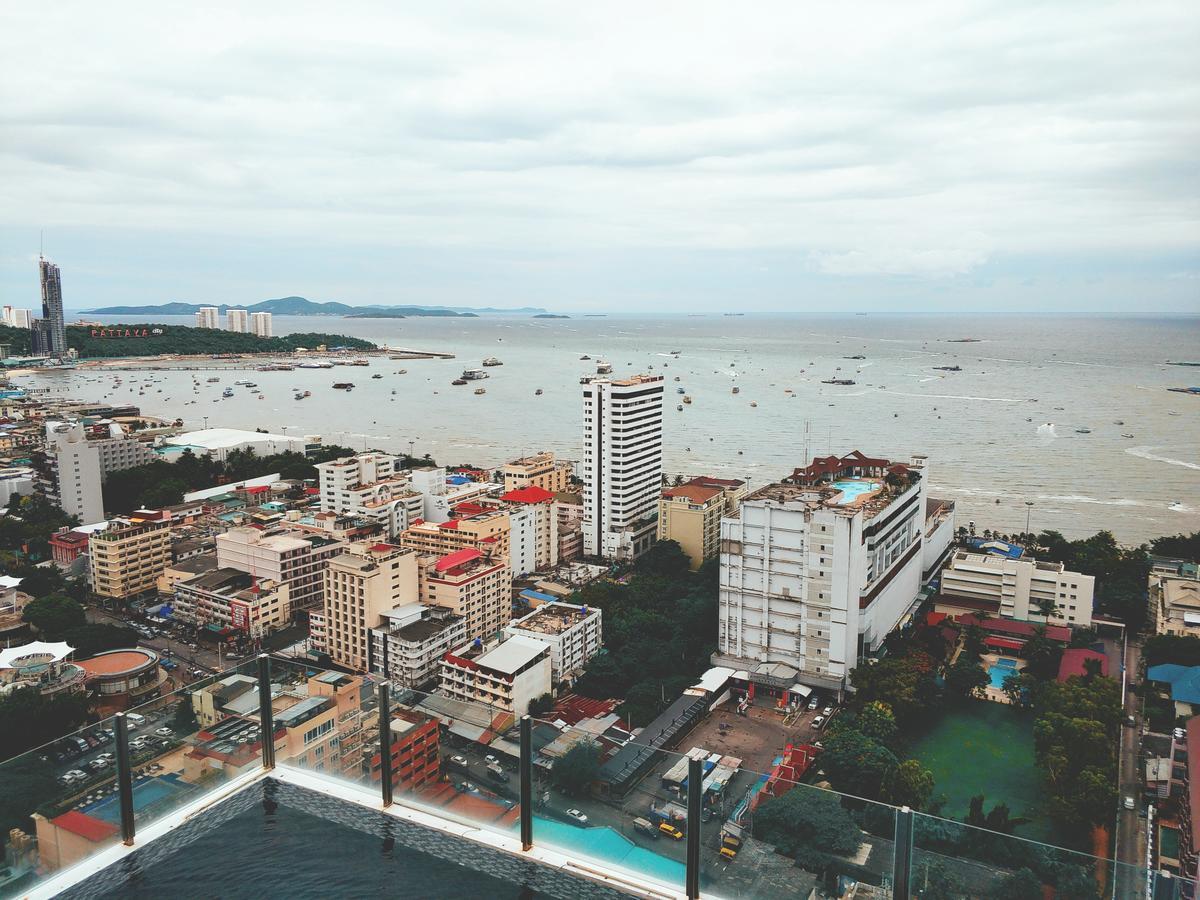 The Base Pattaya 芭提雅基地公寓 Extérieur photo